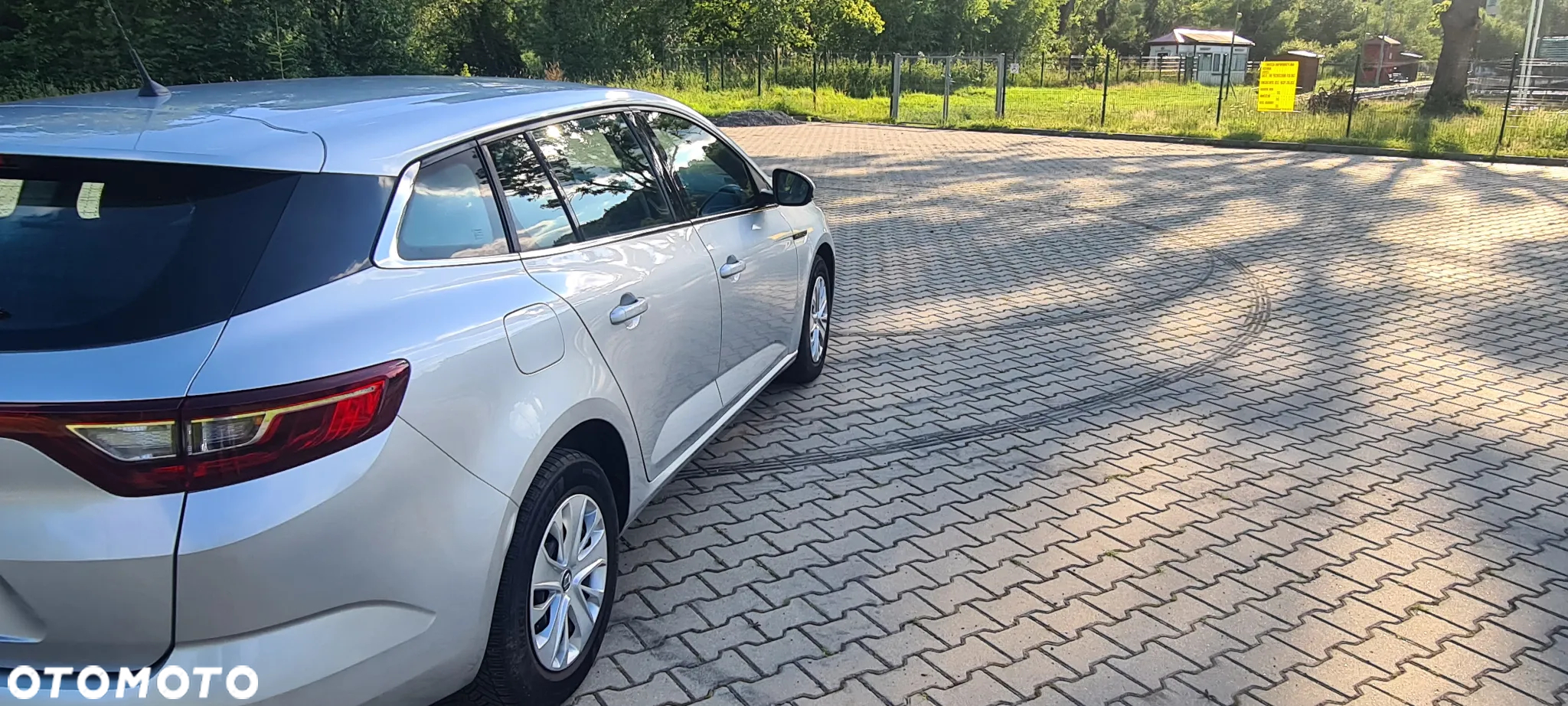 Renault Megane Grandtour ENERGY TCe 100 LIFE - 5