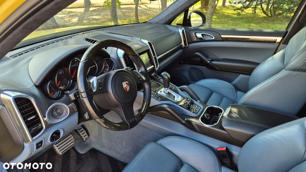 Porsche Cayenne Turbo - 24