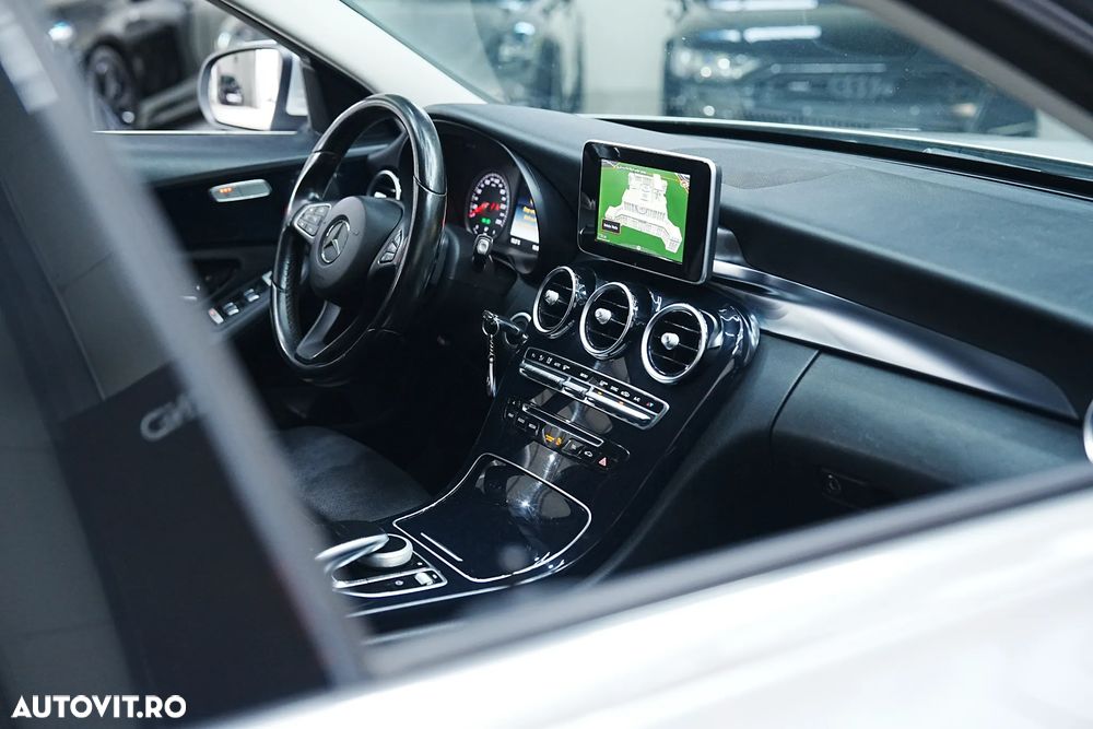 Mercedes-Benz C - 10