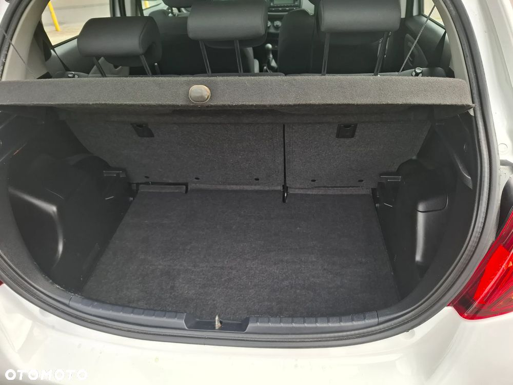 Toyota Yaris - 25