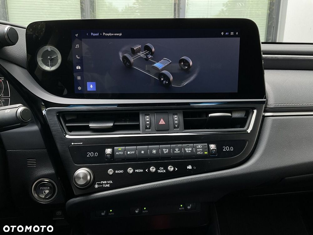 Lexus ES 300h Business Edition - 27