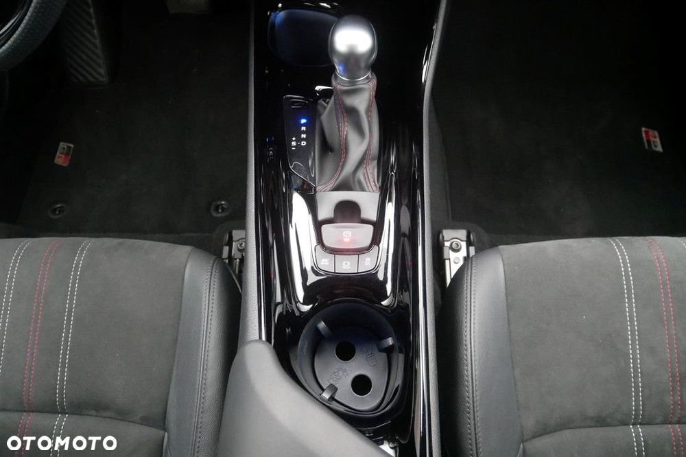 Toyota C-HR - 11