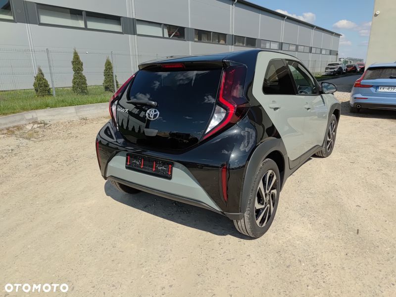 Toyota Aygo X 1.0 VVT-i Color Edition X-shift - 11