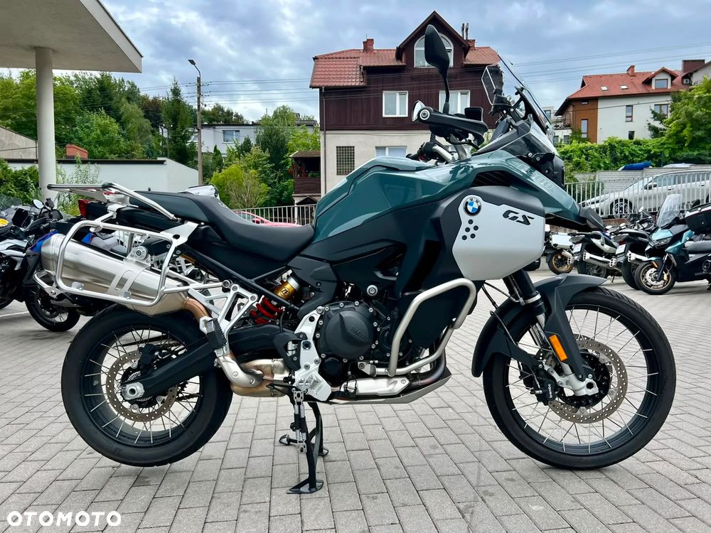 BMW F - 2