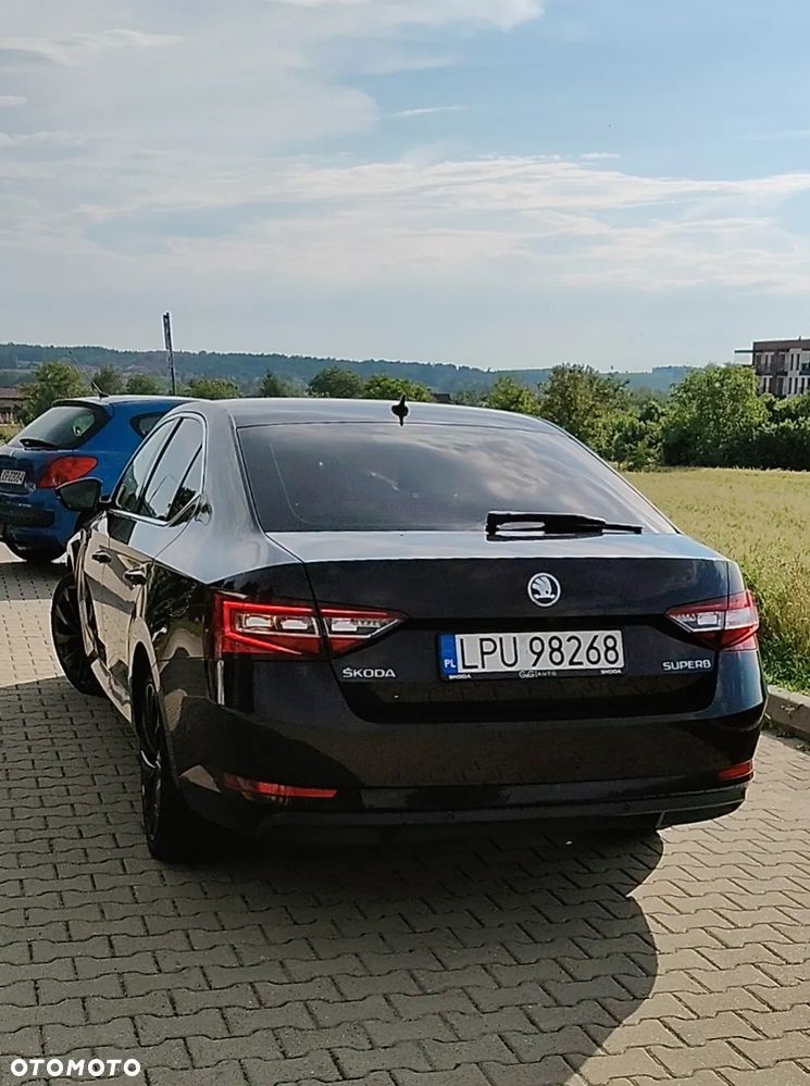 Skoda Superb 2.0 TDI Style DSG - 6