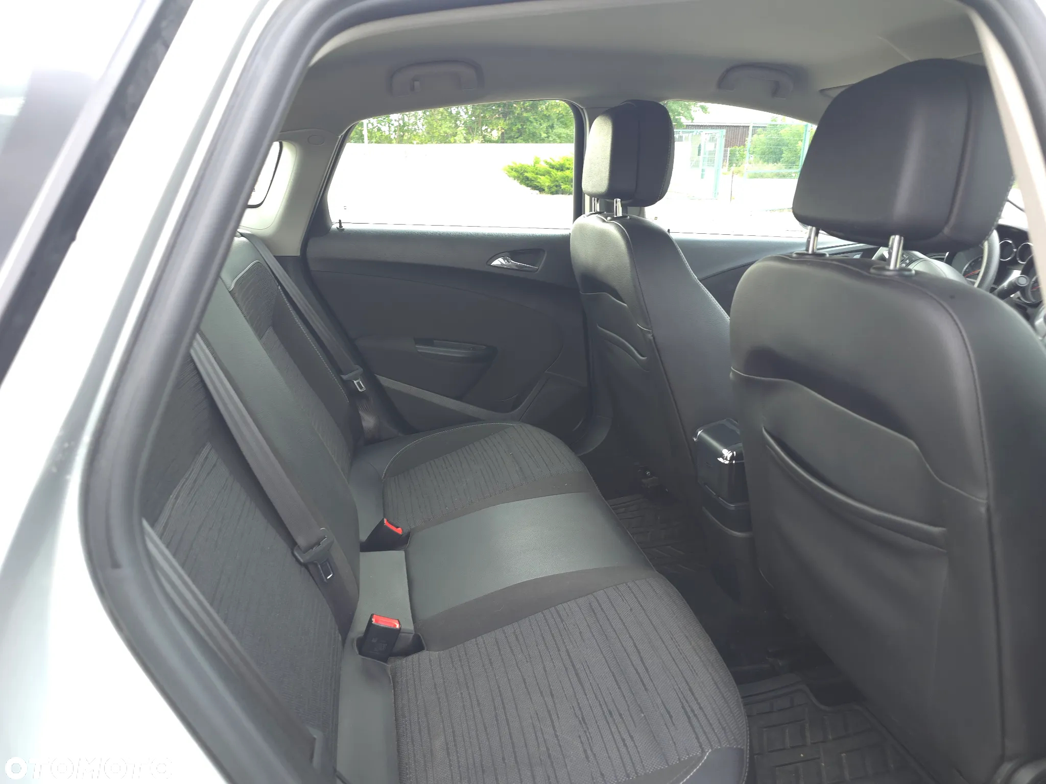 Opel Astra IV 1.4 T Business - 13