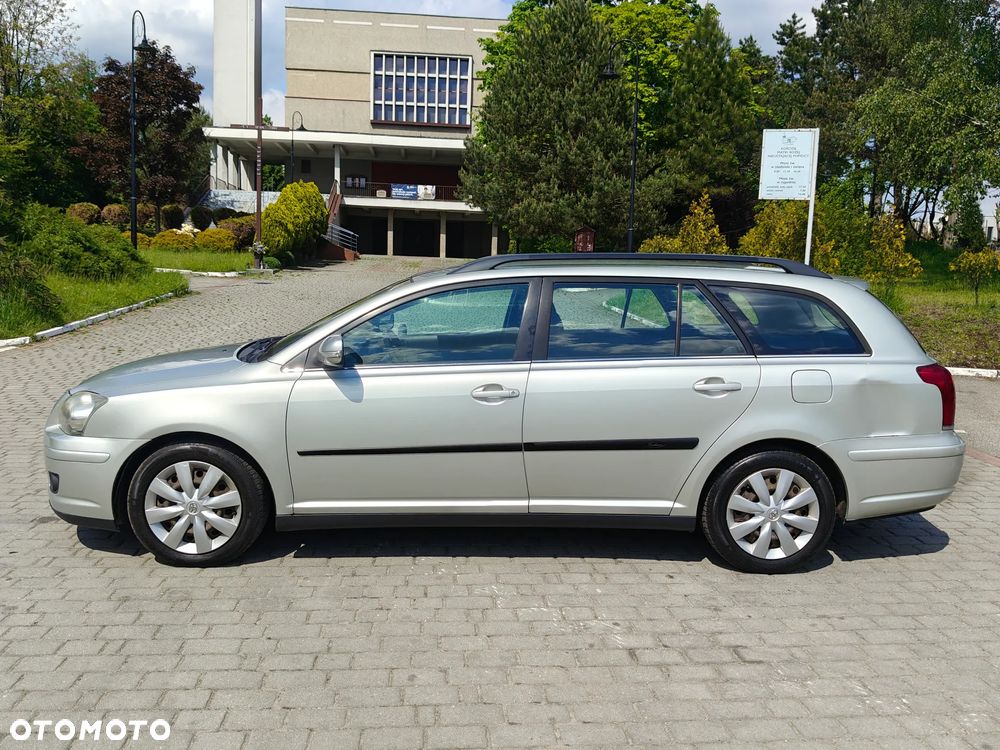 Toyota Avensis 2.0 D-4D Sol Premium - 35