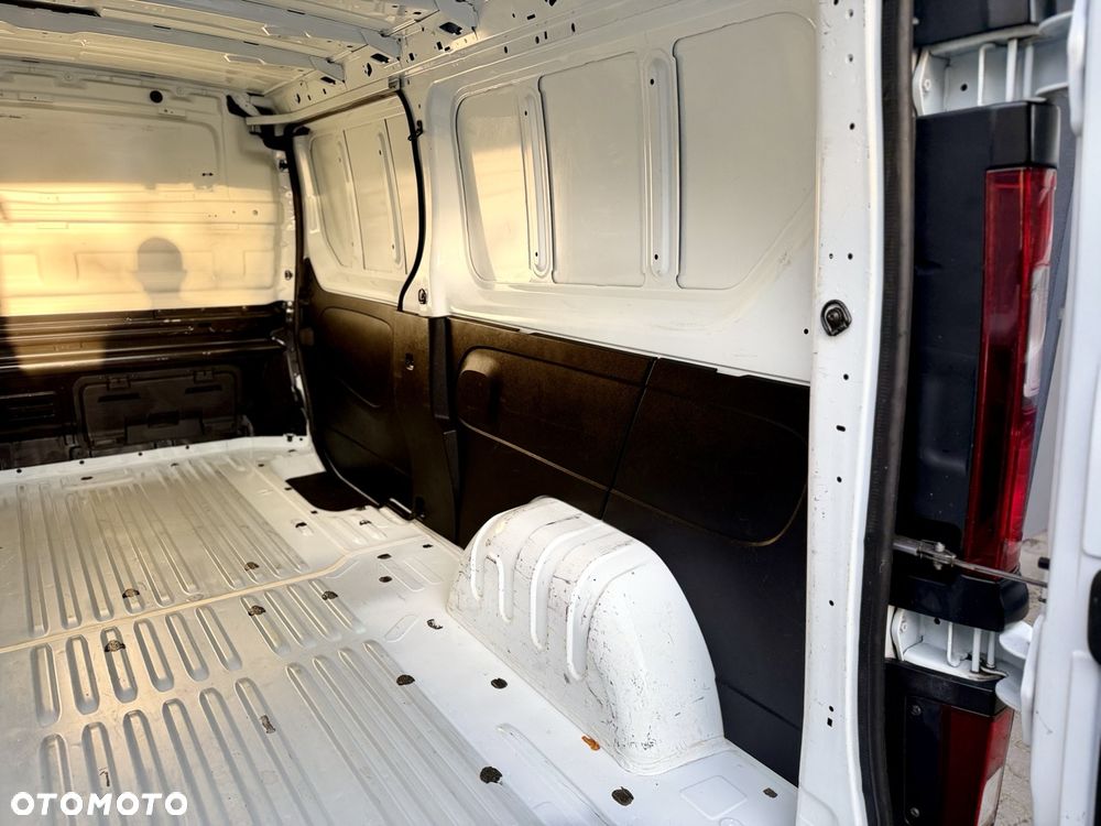 Renault Trafic - 21