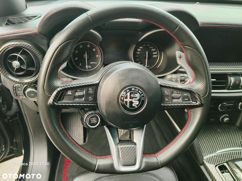 Alfa Romeo Stelvio 2.0 Turbo 16V AT8-Q4 Estrema - 23