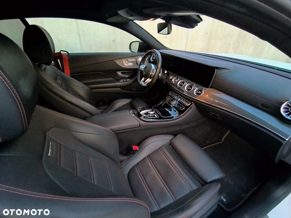 Mercedes-Benz Klasa E AMG 53 Coupe 4-Matic+ 9G-TRONIC - 17