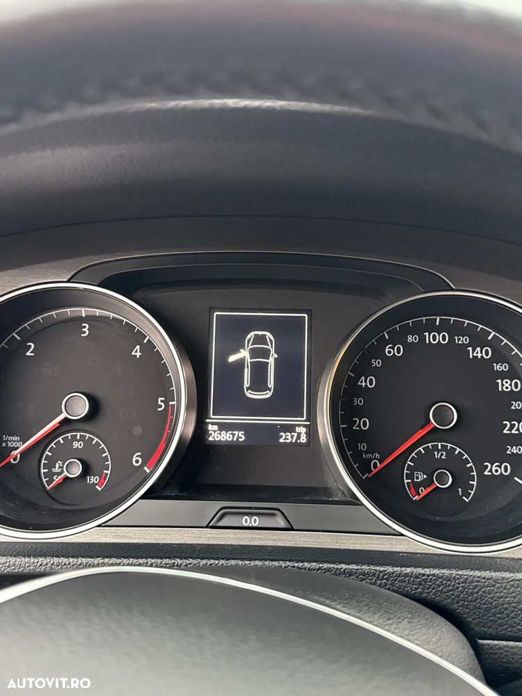 Volkswagen Golf - 9