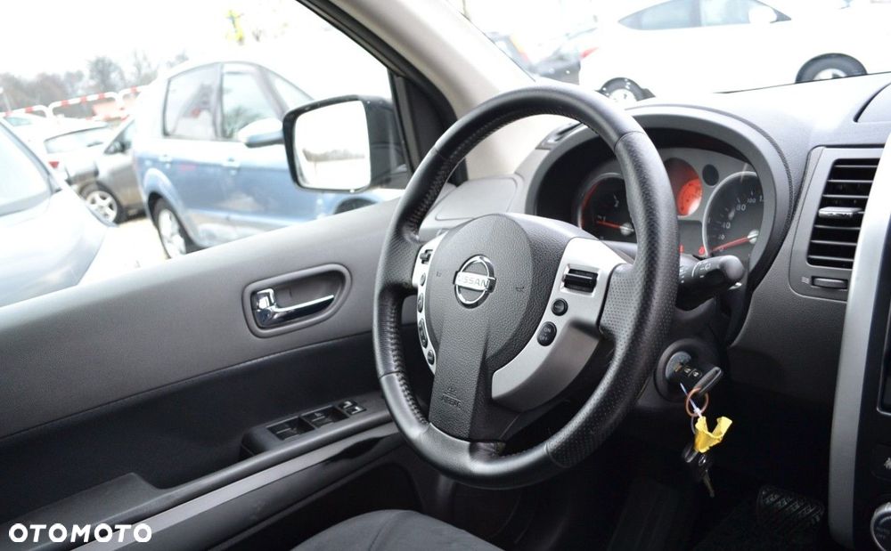 Nissan X-Trail 2.0 dCi 4x4 DPF Automatik LE - 33