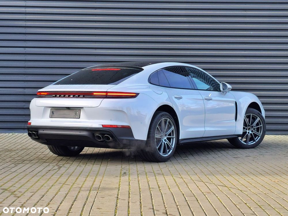 Porsche Panamera - 4