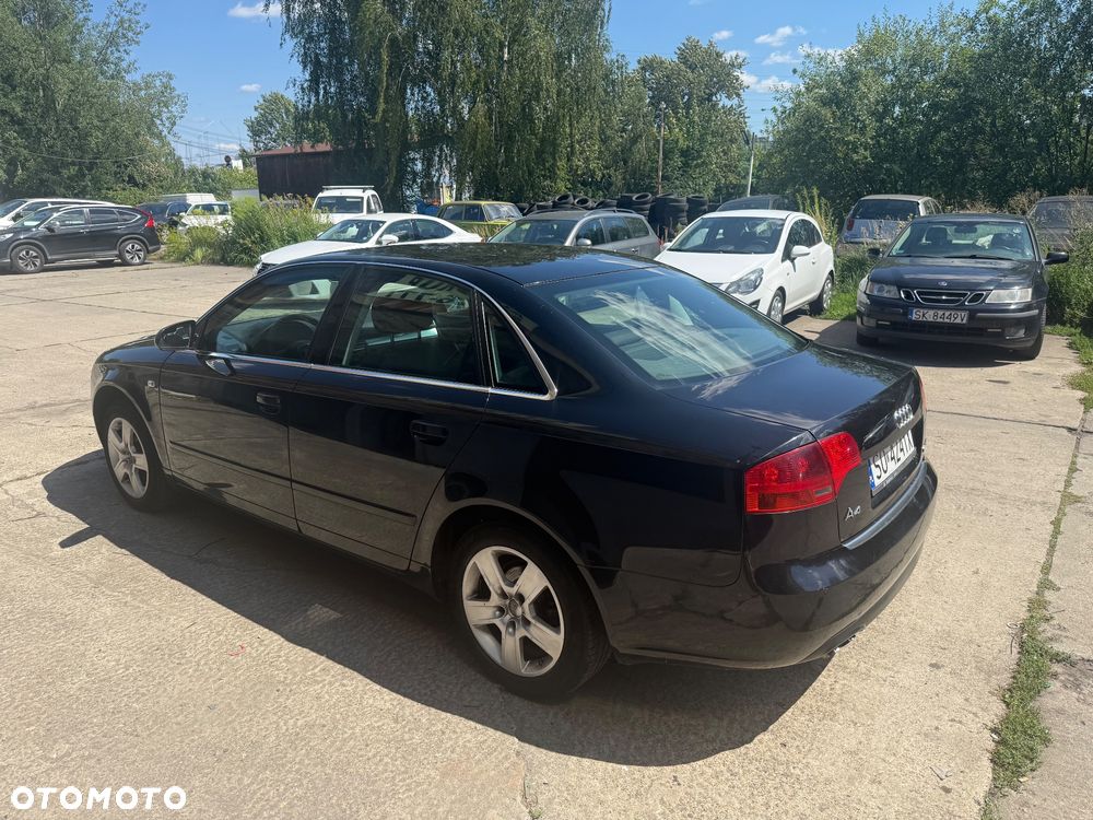 Audi A4 Limousine - 15
