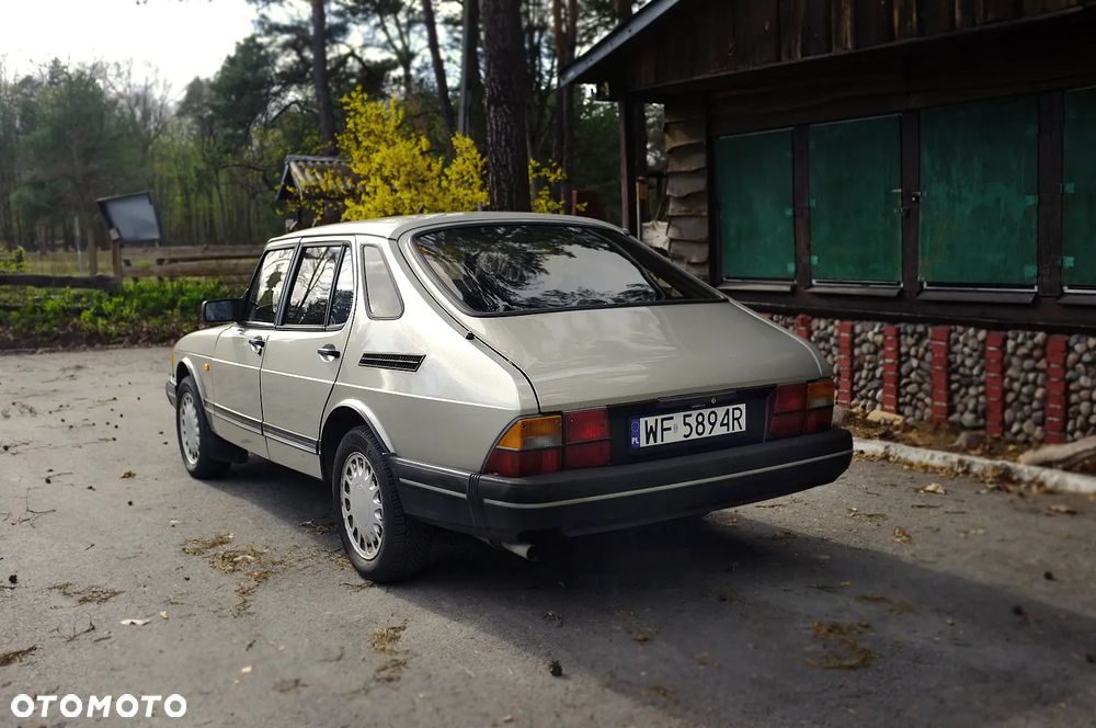 Saab 900 - 2
