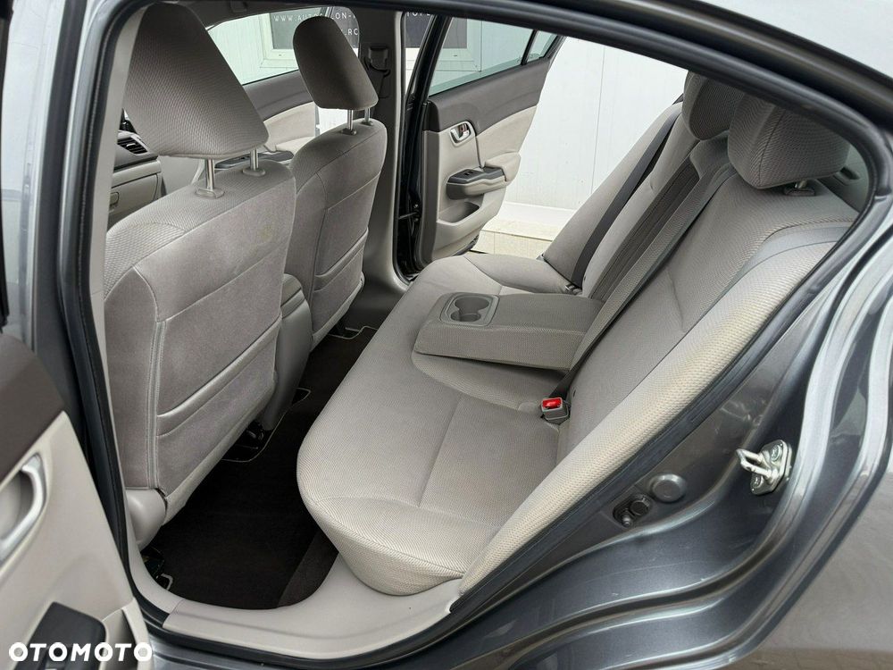 Honda Civic 1.8 i-VTEC Comfort - 19