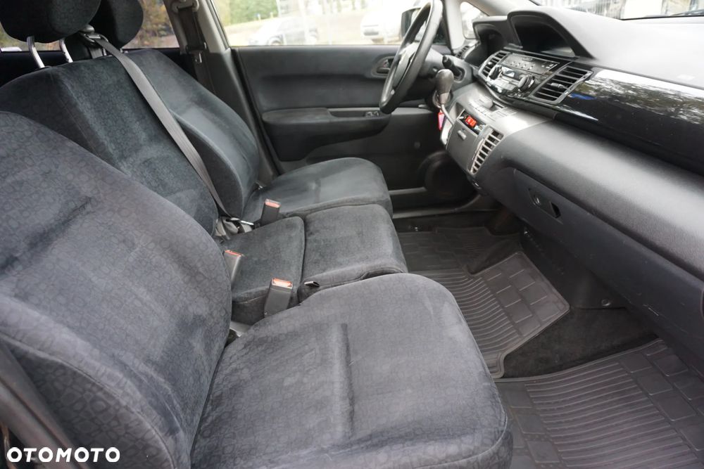 Honda FR-V 1.7 - 16