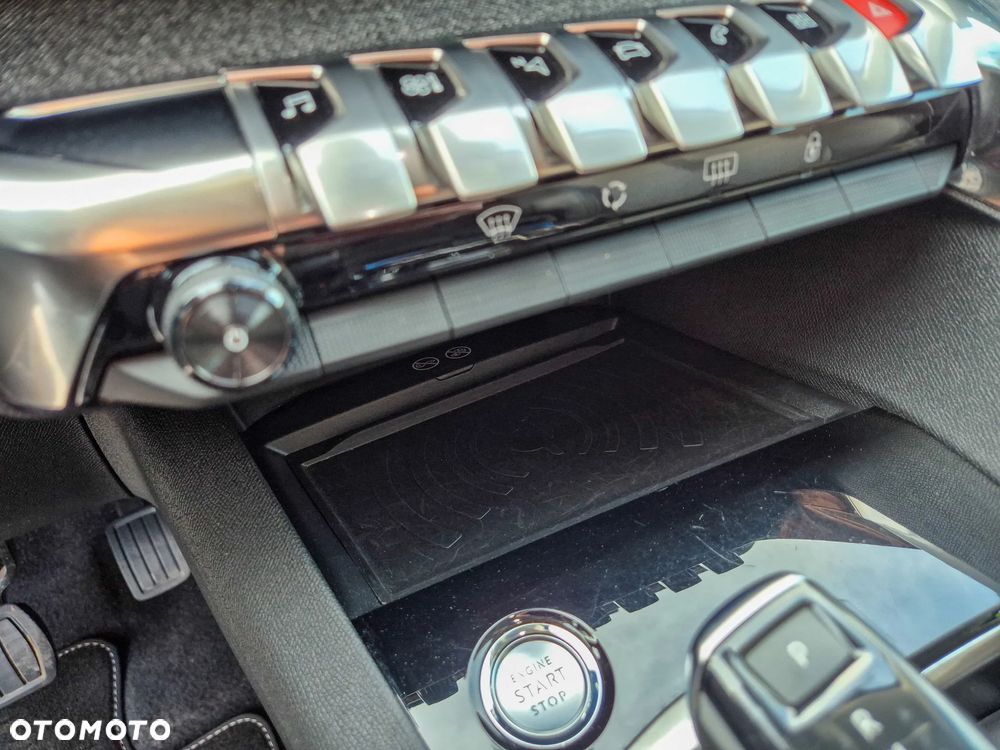 Peugeot 3008 PureTech 130 Stop & Start GPF EAT8 Allure - 18