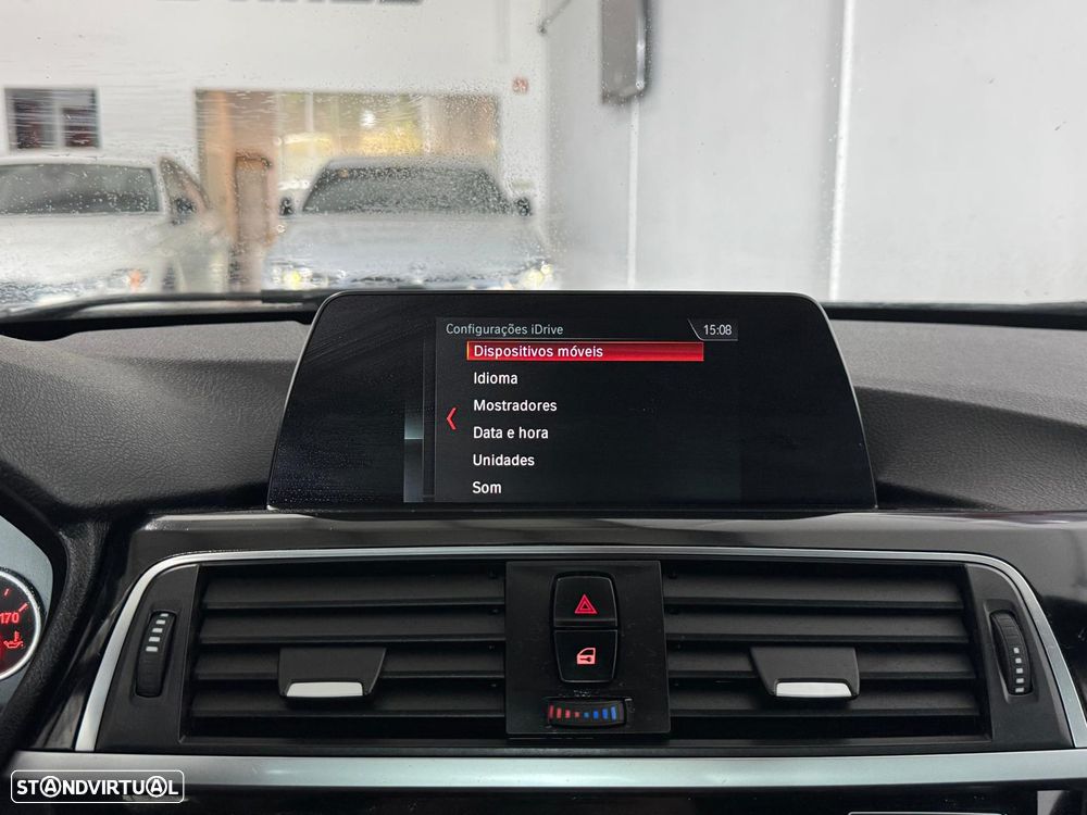 BMW 330 e iPerformance Pack M - 25
