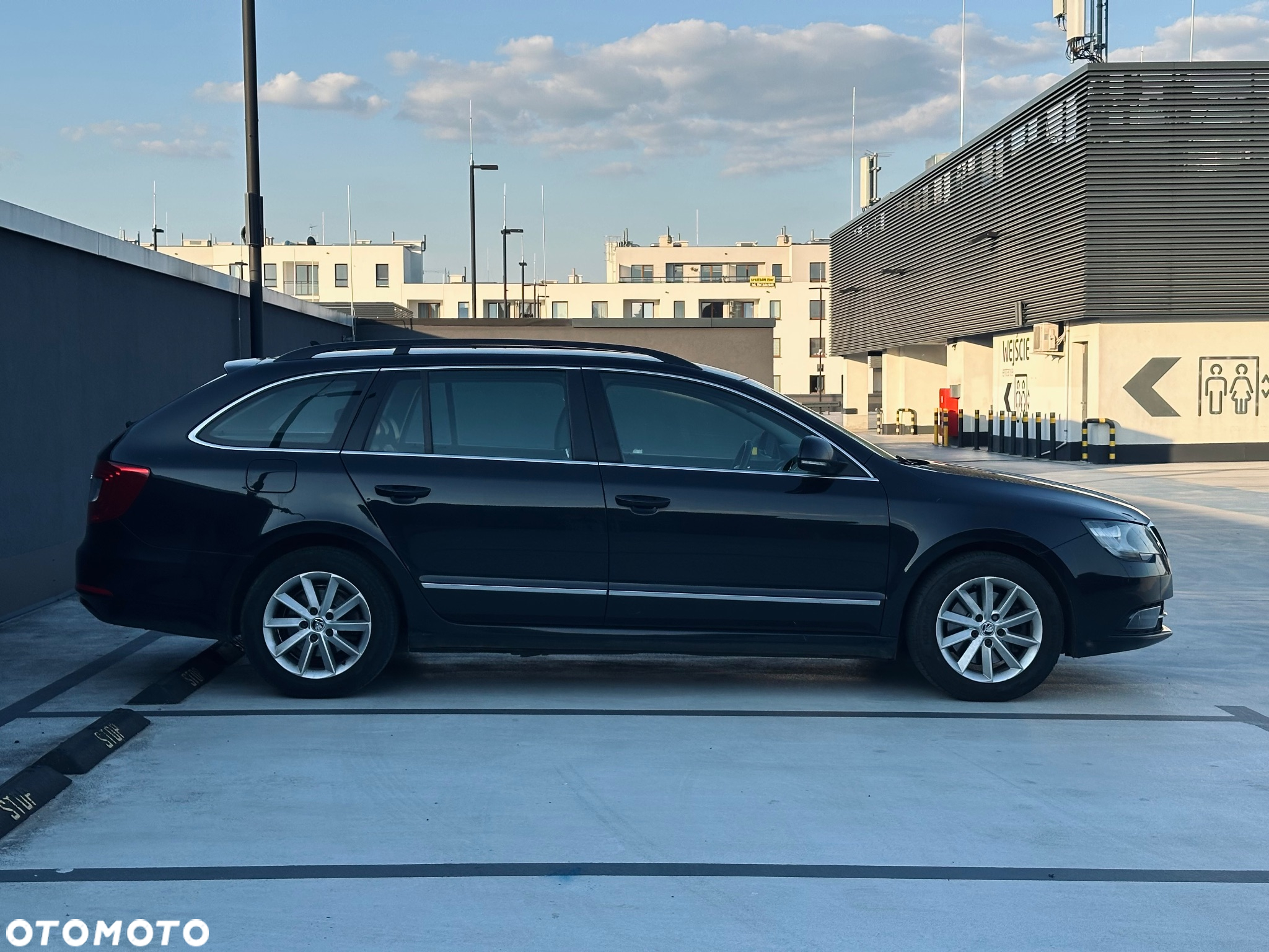 Skoda Superb 2.0 TDI 4x4 Elegance - 4