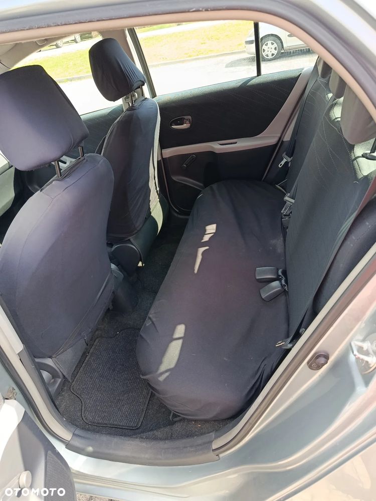 Toyota Yaris - 11