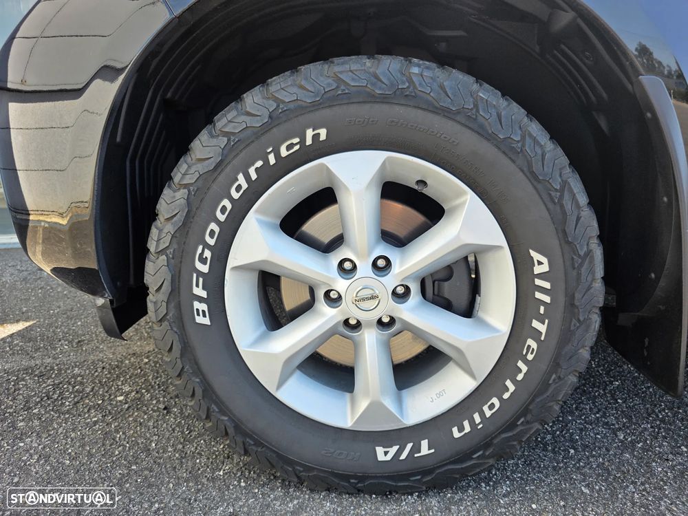 Nissan Navara 2.5 dCi CD LE 4WD - 7