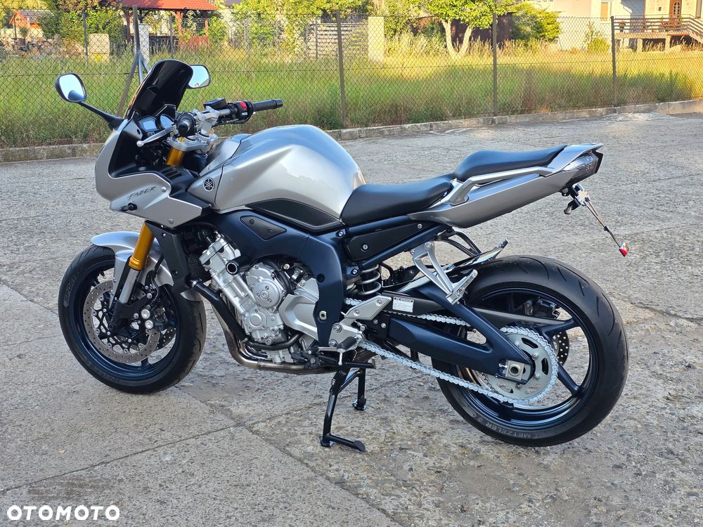 Yamaha FZ - 12