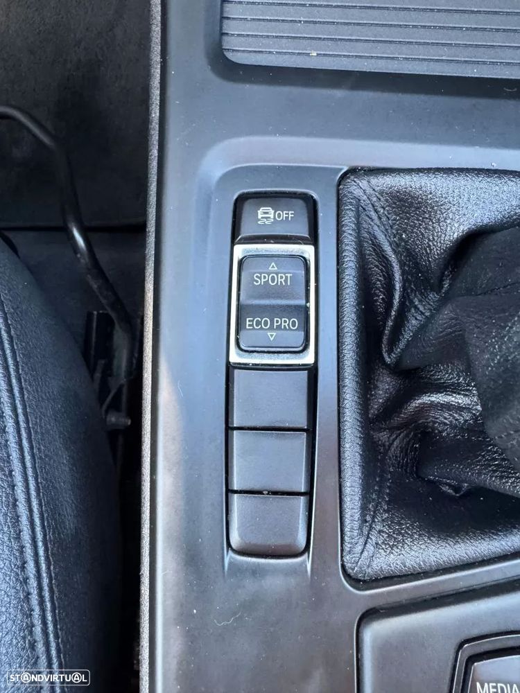 BMW X1 18 d sDrive Line Sport - 38