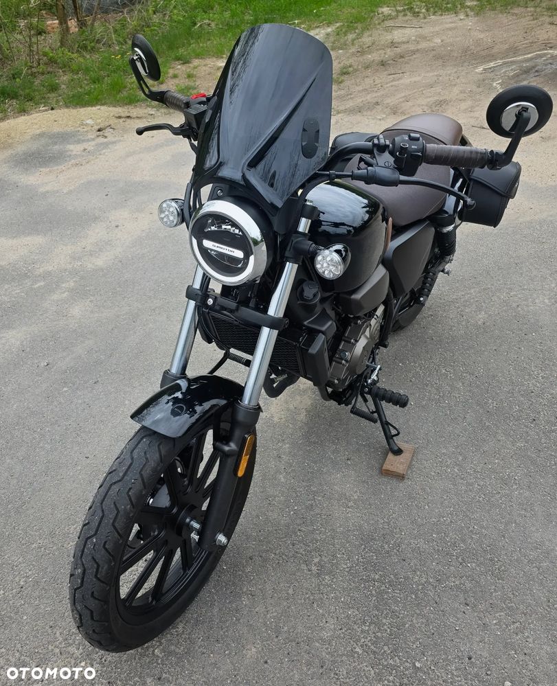 QJMOTOR SRV 125 - 1