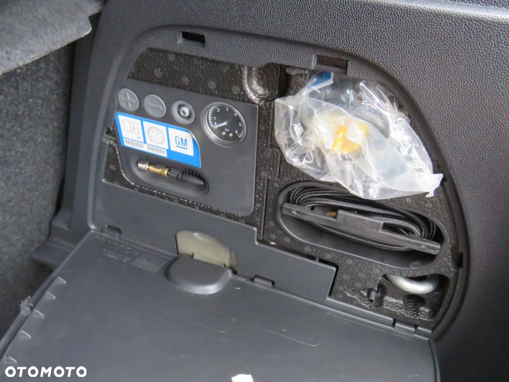 Opel Corsa 1.2 16V Cosmo - 31