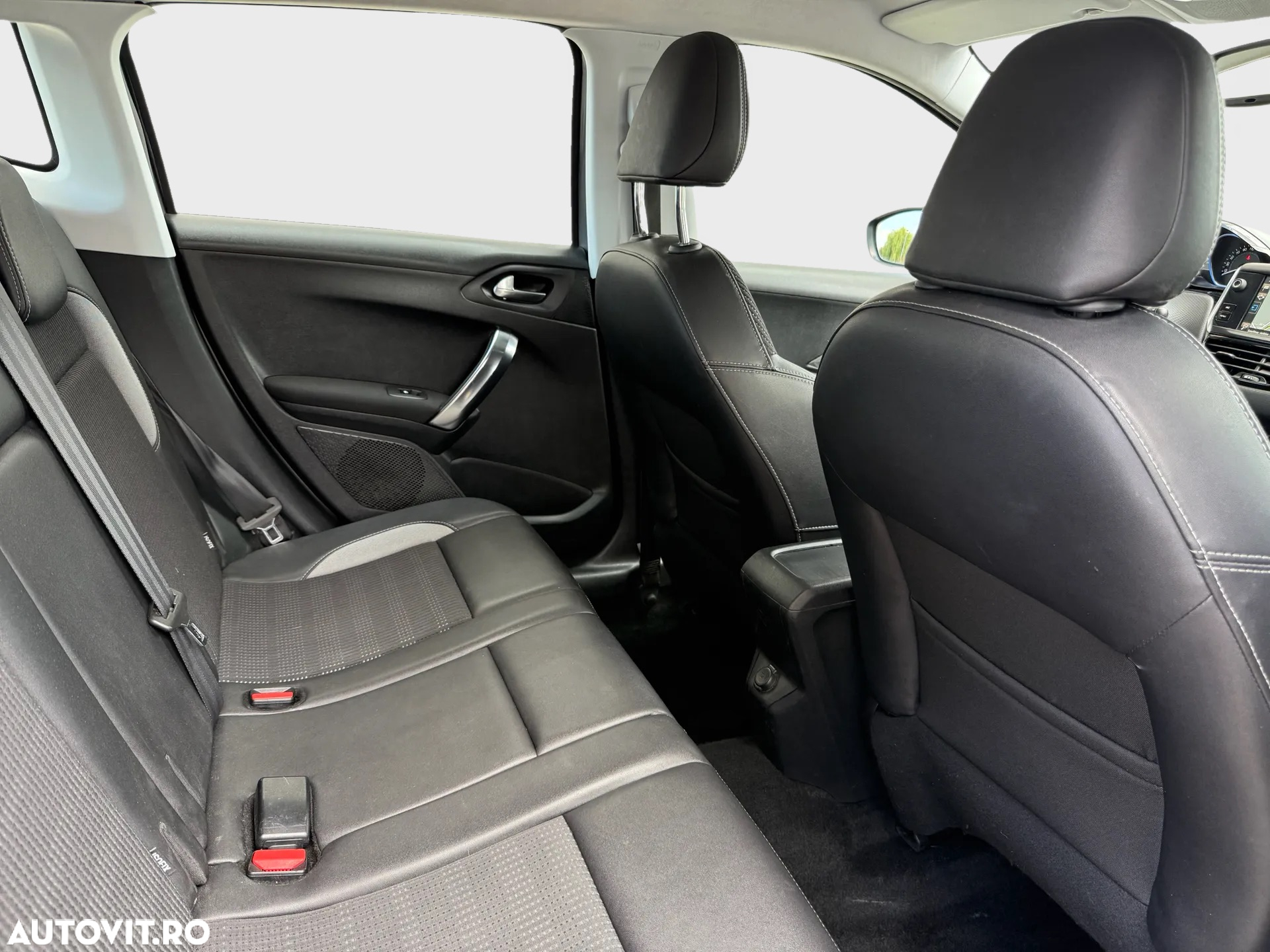 Peugeot 2008 1.2 VTi Allure - 13