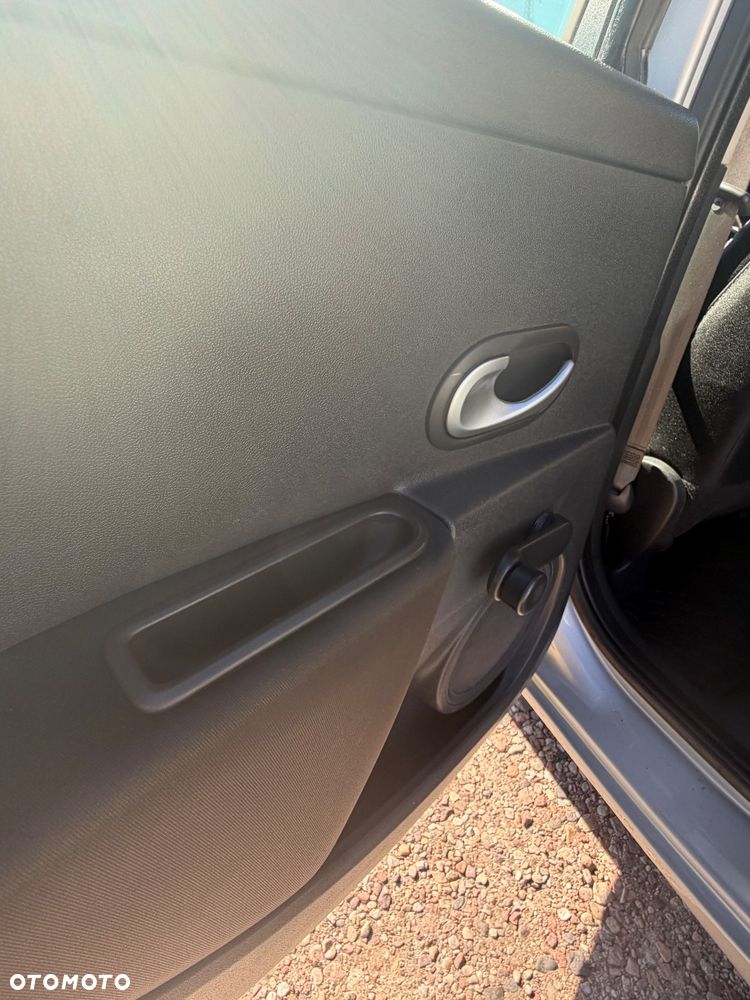 Renault Clio 1.2 16V Business - 27