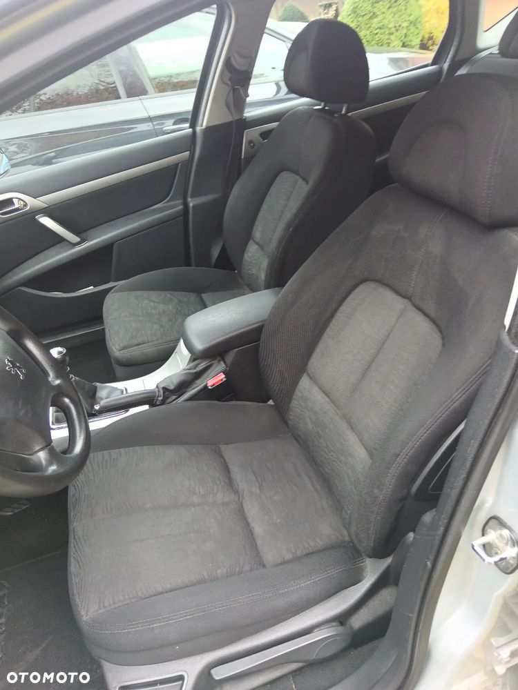 Peugeot 407 2.0 HDI Presence n.gama - 11