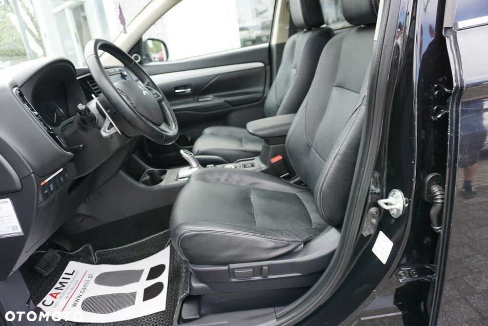 Mitsubishi Outlander - 8