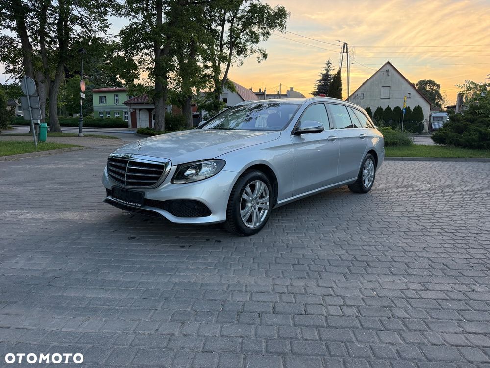 Mercedes-Benz Klasa E 220 d 9G-TRONIC - 4
