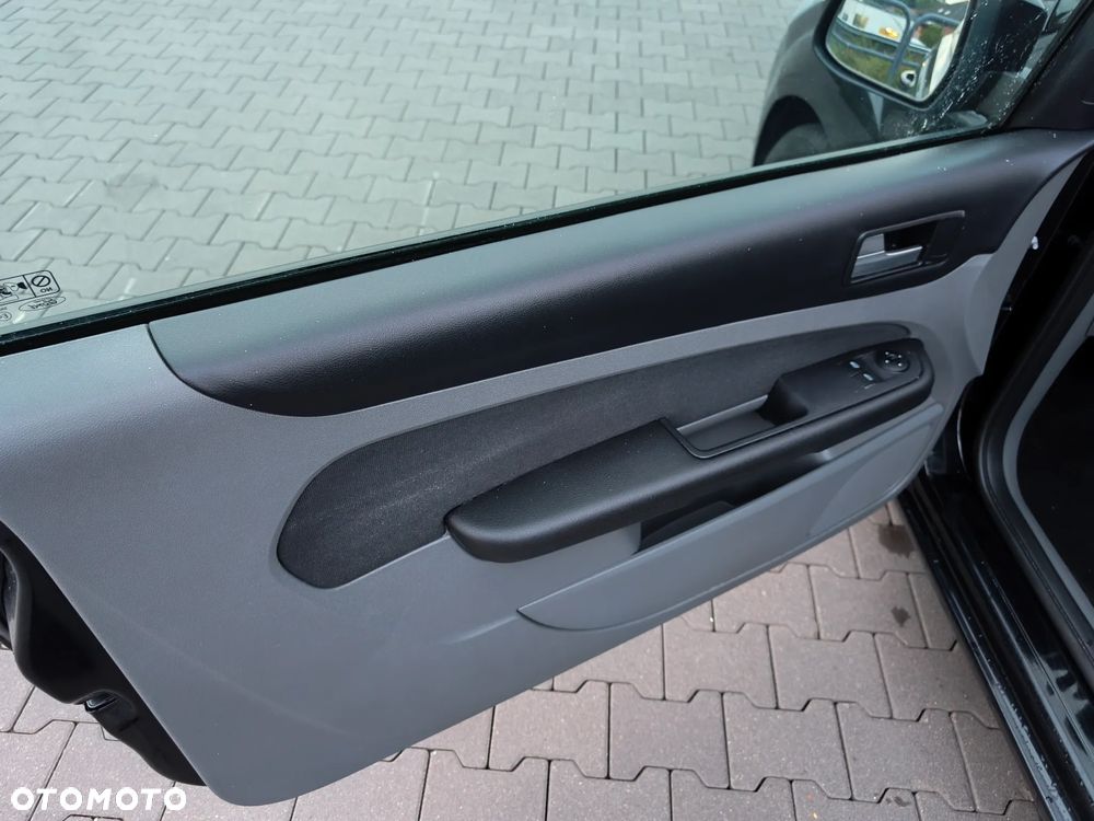 Ford Focus 1.6 16V Style - 16