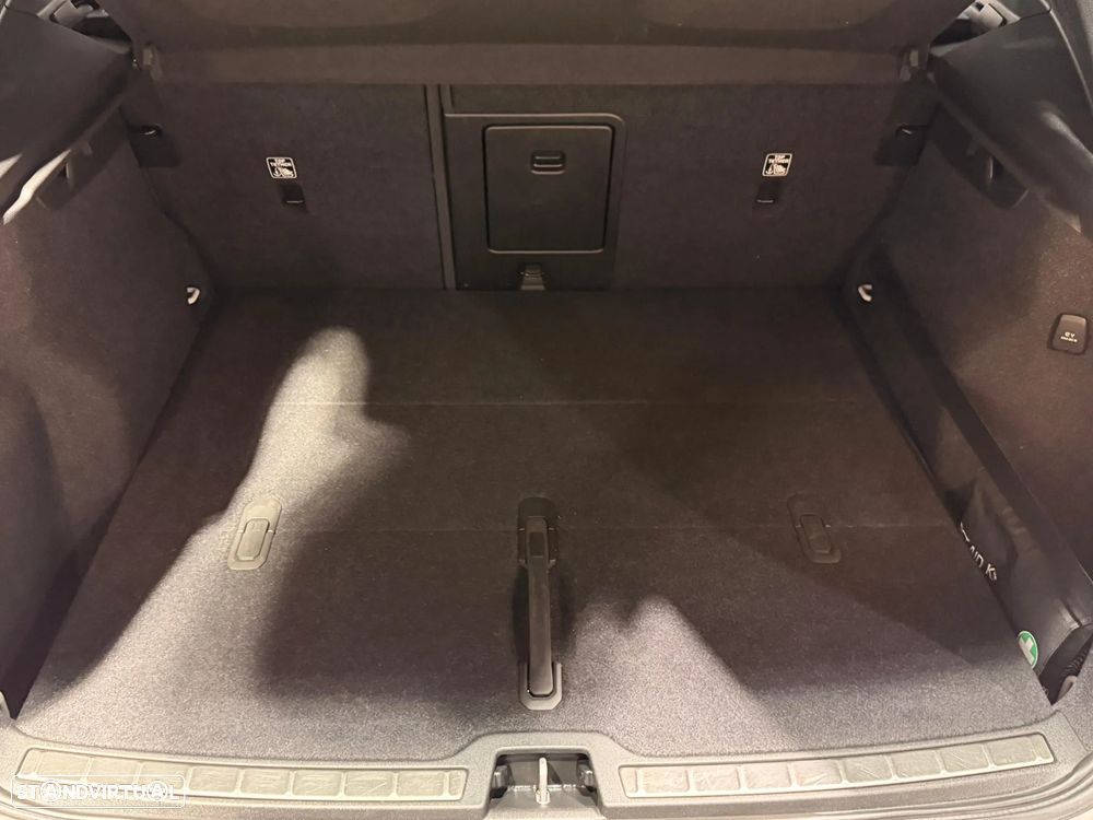 Volvo XC 40 2.0 D4 R-Design AWD - 41