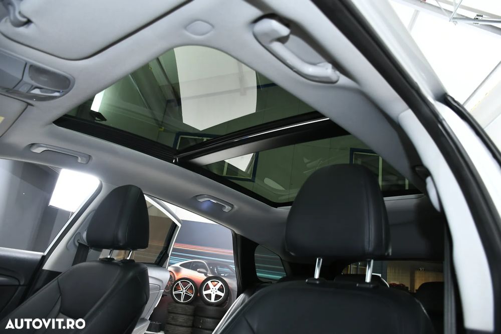 Hyundai i40 Kombi 1.7 CRDi DCT Premium - 8