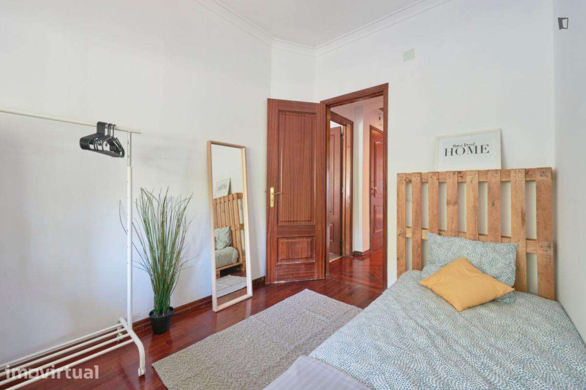 Quarto - localizado em Almada Lisbon - Grande imagem: 4/16