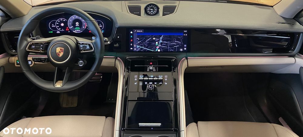 Porsche Panamera 4 E-Hybrid PHEV - 17