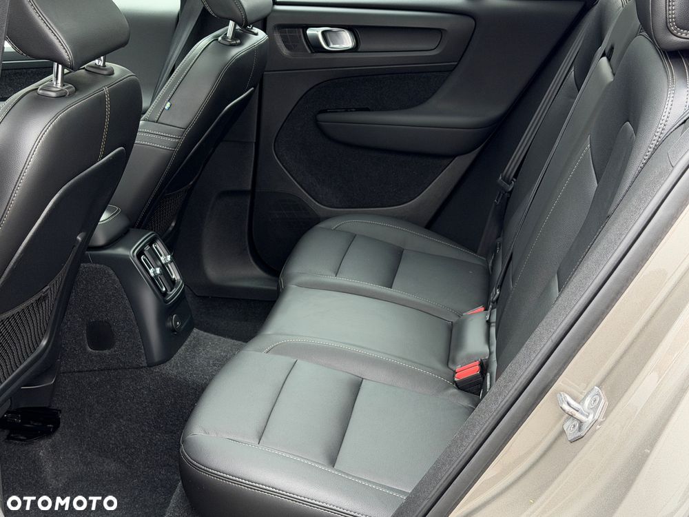 Volvo XC 40 - 35