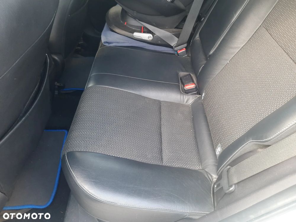 Toyota Auris 1.8 HSD Luna - 5