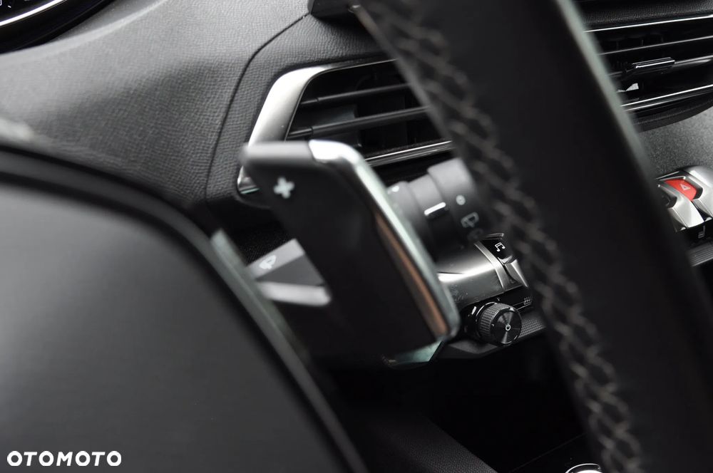 Peugeot 3008 1.2 PureTech Allure Pack S&S EAT8 - 27