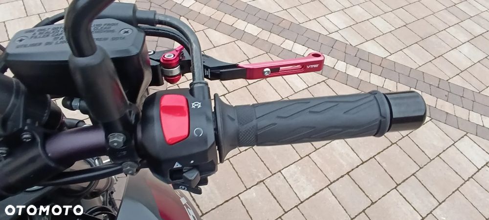 Suzuki GSX 1000 - 11