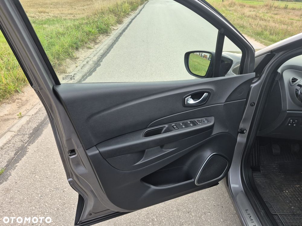 Renault Captur - 32