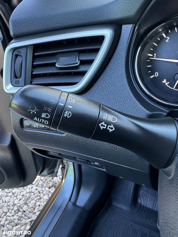 Nissan X-Trail 2.0 dCi ALL-MODE 4x4i Xtronic Tekna - 20