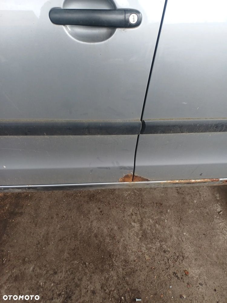 Drzwi lewe prawe LA7R Volkswagen Polo 9n3 4d 1.4 05r 4 drzwiowe - 7