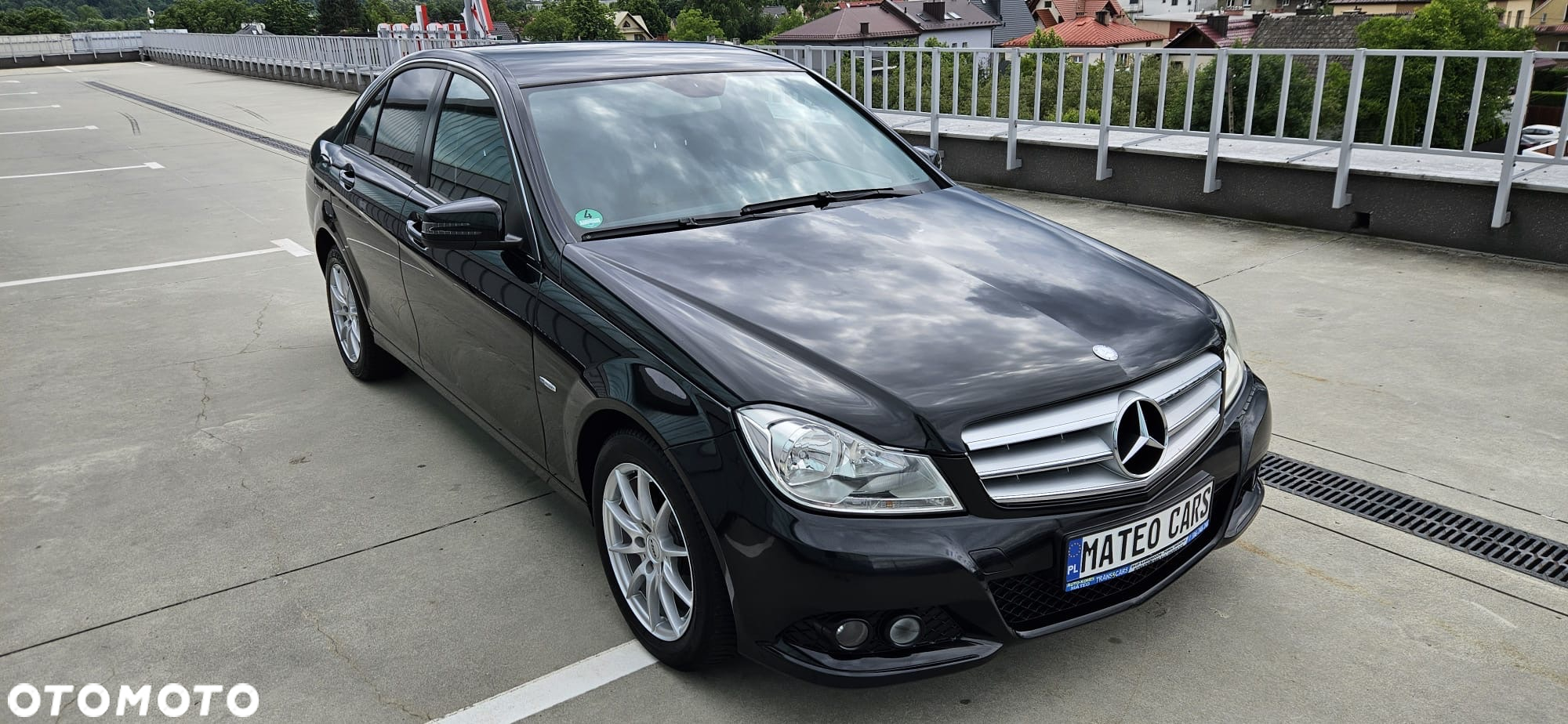 Mercedes-Benz Klasa C 180 CGI BlueEff Avantgarde - 33
