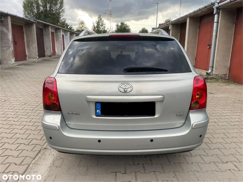 Toyota Avensis 2.0 VVT-i Sol - 2
