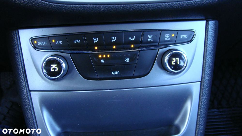 Opel Astra 1.4 T Dynamic - 15